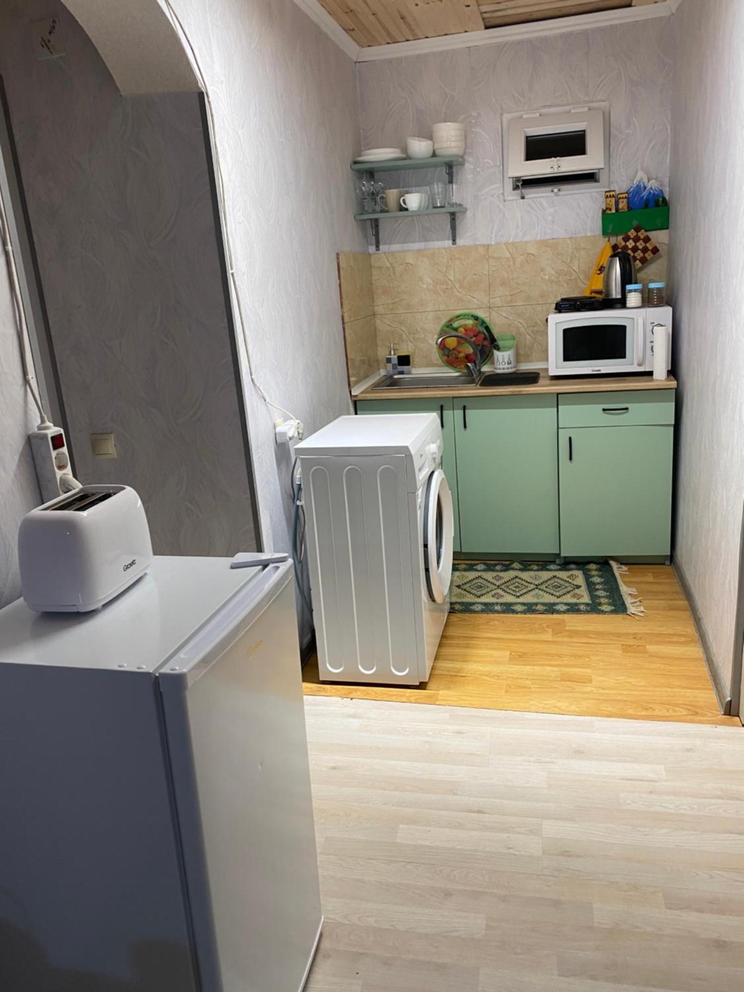 Guesthouse Nene Местия Экстерьер фото